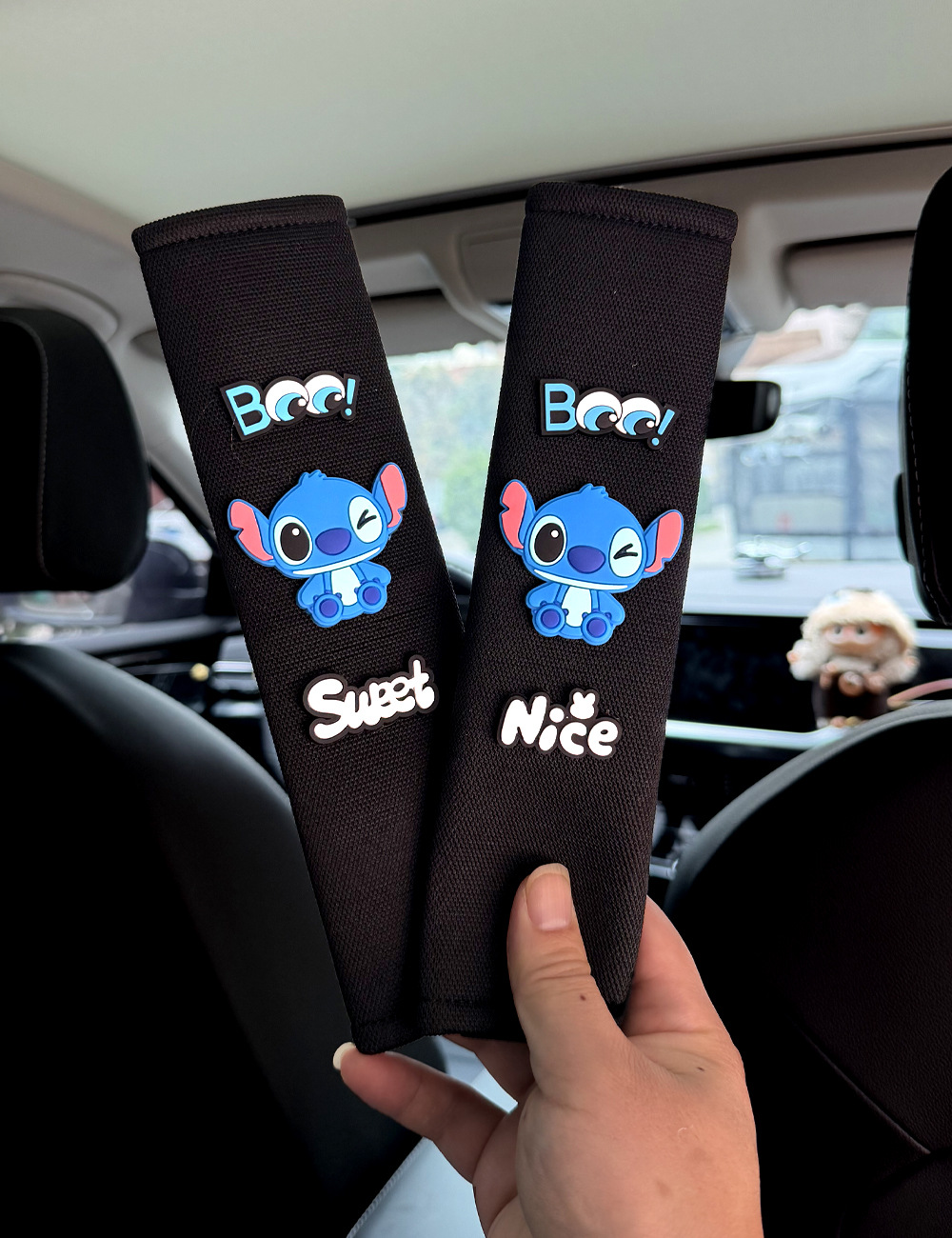 Car Seatbelt Shoulder Pad, Anti-Strangle Protective Cover, Cute Stitch Cartoon Car Interior Decoration, Universal Model