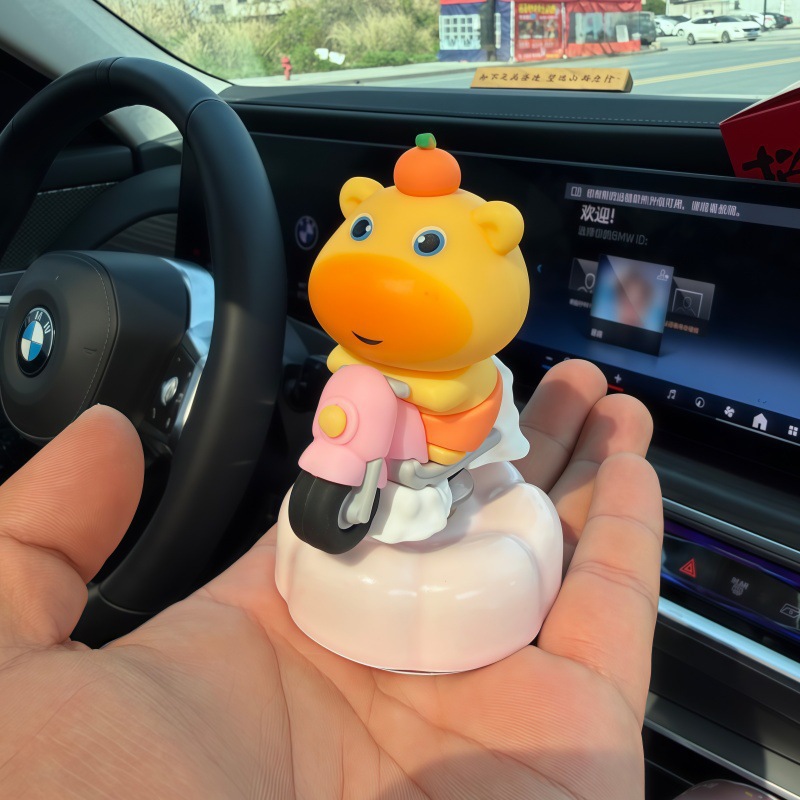 Trendy Capybara Lulu Spinning Car Dashboard Ornament Decoration Small Gift
