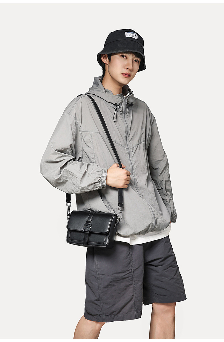 Borsa a tracolla da uomo in stile Sling Bag, design di nicchia, alta qualità estetica, piccola borsa quadrata, trendy e_voghion.com