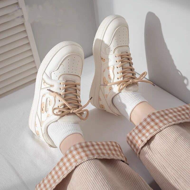 2025年春秋板鞋可爱日系软妹厚底学生小众设计小白女鞋ins潮