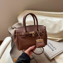 �r�м�ɫ�¿�ٴ�ͨ����ĸ�H���P���Ů�|��С���OӋб���