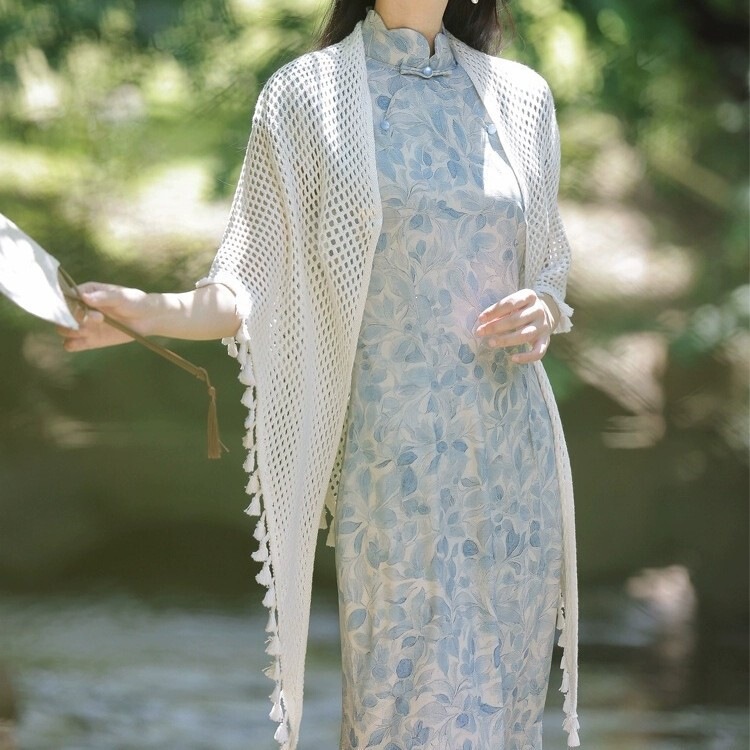 Summer New Stylish Cheongsam Shawl, Thin and Gentle Style, Triangular Hollow Mesh Shawl, Air-Conditioning Outerwear Cape