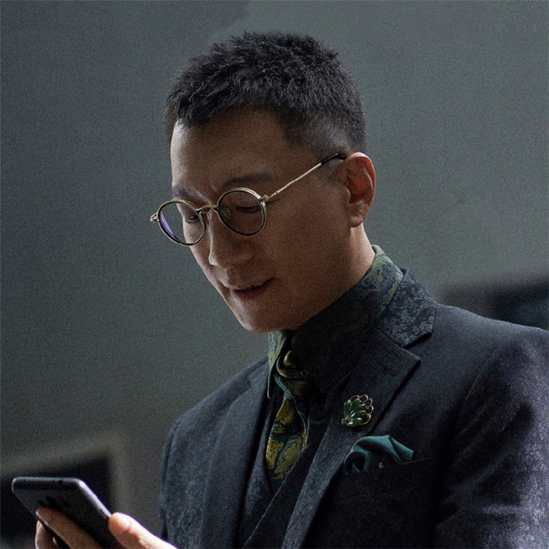 Versatile Minimalist The Same Style Of Pure Titanium Glasses Worn By Sun Honglei In "Black-Boss War" Is A Retro Business Round Frame Both Men_voghion.com