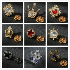 Creative Fashion Ship Steering Pin, Trendy Classic Men's Suit Chest Personality Outerwear Crown Quality Pin