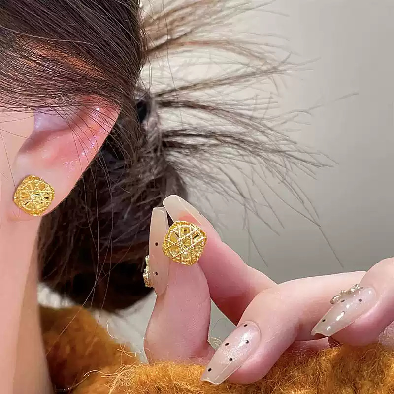 Retro small design golden elegant sophisticated universal earrings