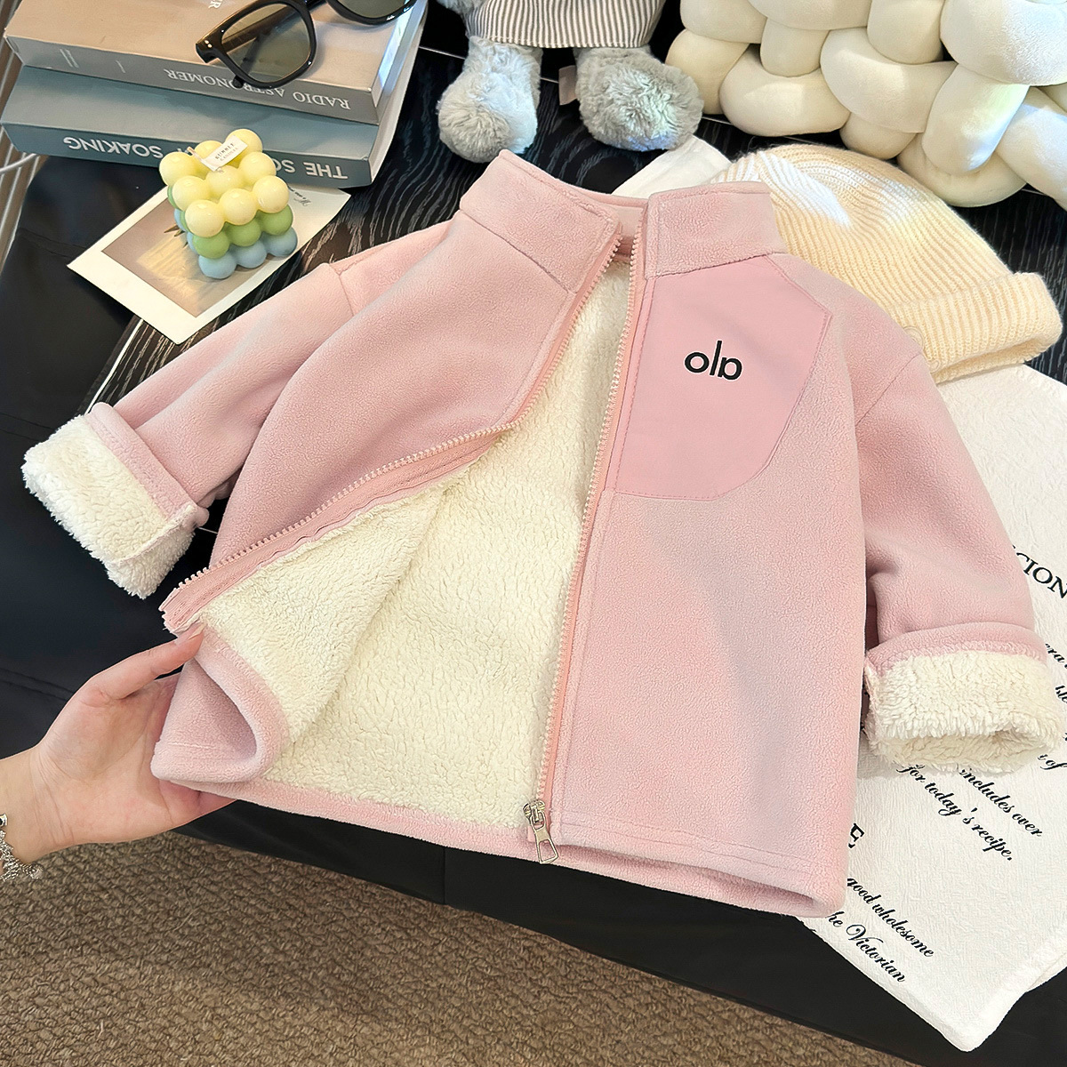 Invierno nuevo abrigo de terciopelo infantil 2025 niños y niñas cuello de estilo extranjero con chaqueta de terciopelo