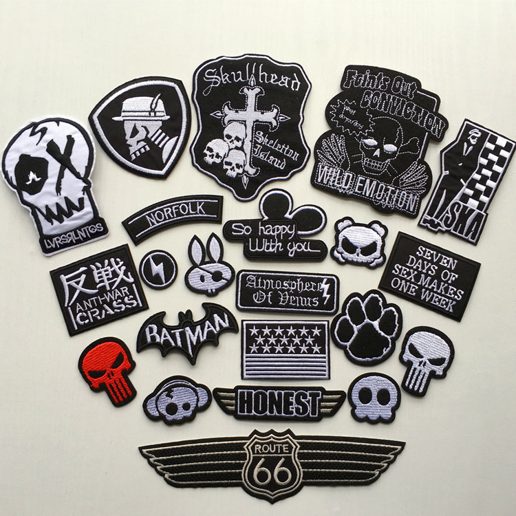 Explosions cloth stickers wholesale cartoon cloth badge can be hot sewing clothes patch factory spot direct black embroidery