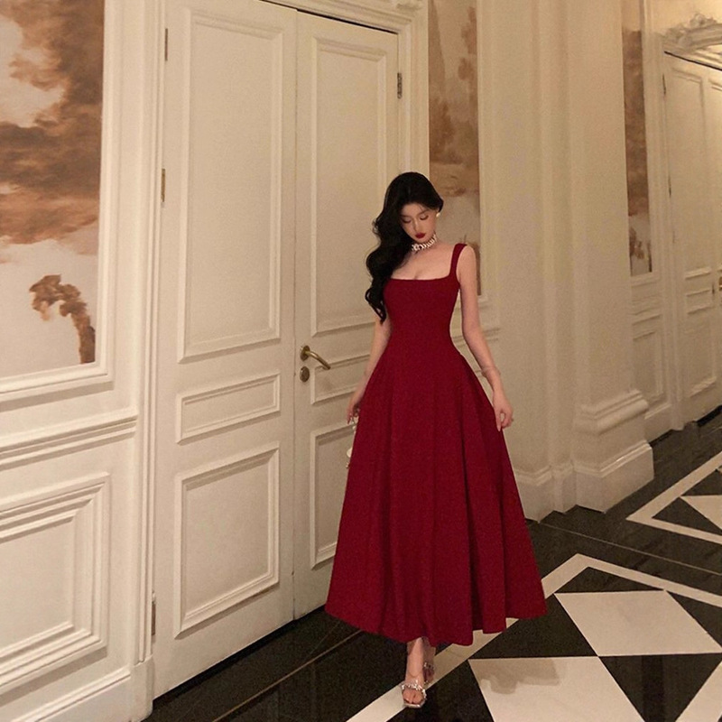 French-Style Hepburn-Inspired Red Spaghetti Strap Dress, New Summer Waist-Cinching Slimming Ruched A-Line Long Dress