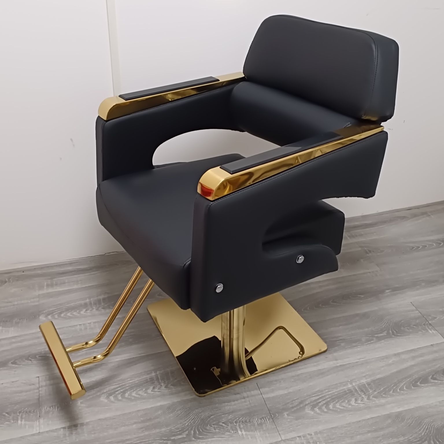 Fabricante silla de peluquería silla de afeitado elevación giratoria silla de rojo teñido silla de corte de pelo salón de peluquería mayorista