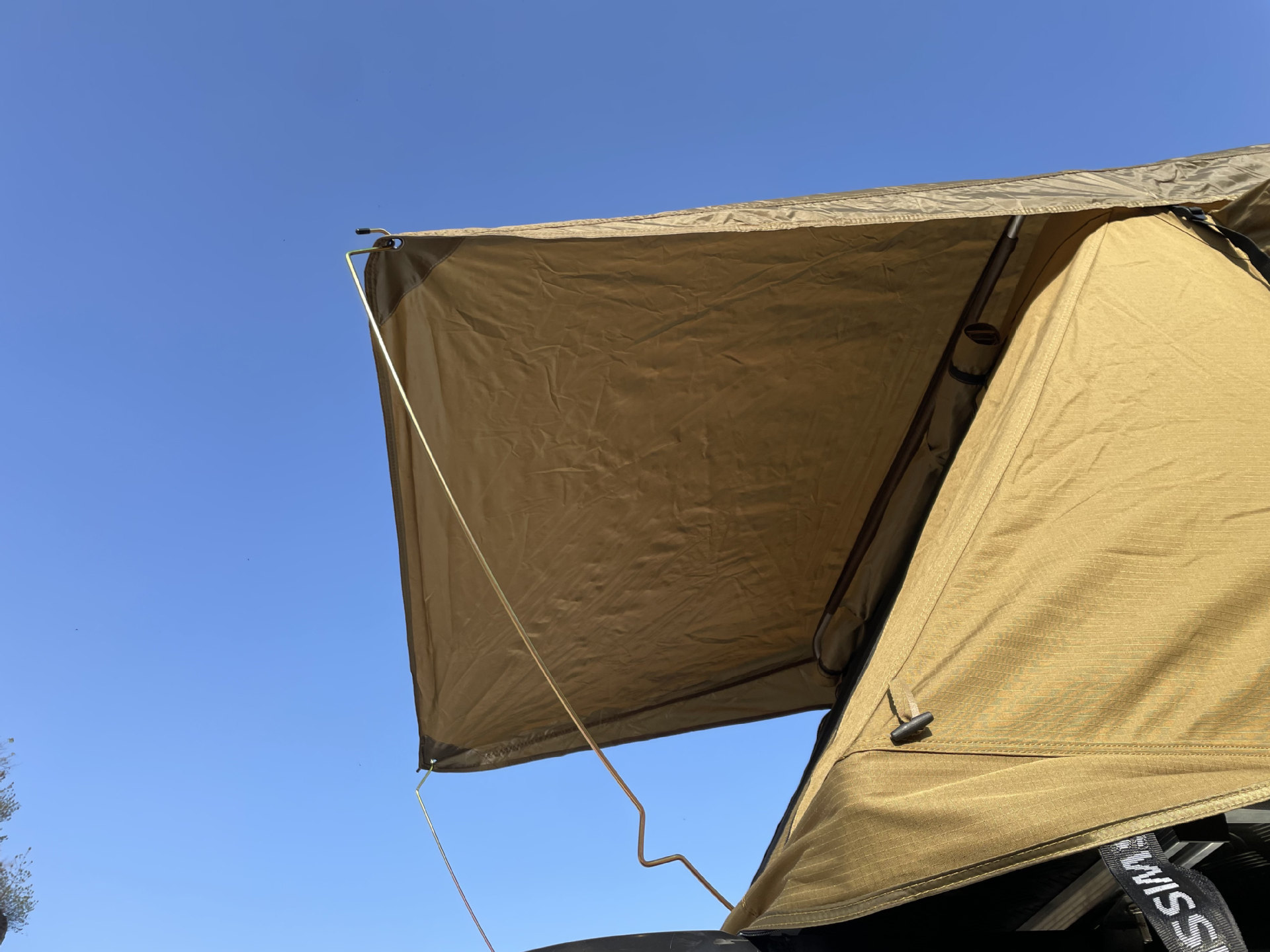 Leftover Foreign Trade Stock with Tags, Sold Out with No Restock, Outdoor Off-Road, Various Sizes, Long Car Roof Tent, Portable Car Tent