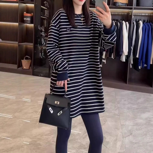 Autumn New Long-sleeved Crew Neck Striped T-shirt Top Slimming Stylish Fashion Base Shirt Casual Wear