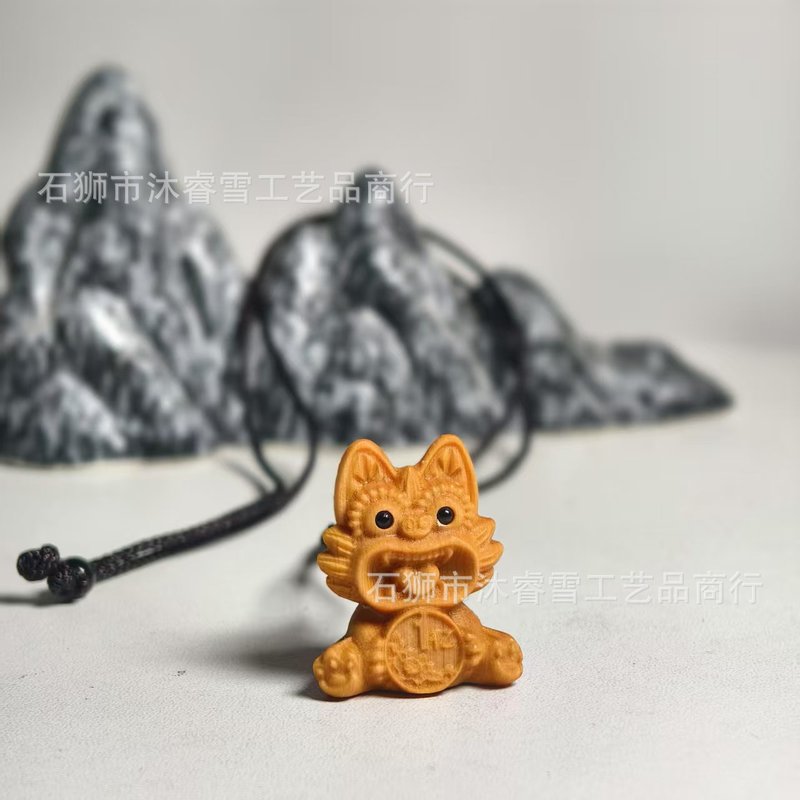 クスノキの木彫り雲南タイル猫ペンダントかわいいタイル猫工芸品景勝地ギフトバッグ車のカップルペンダント|undefined