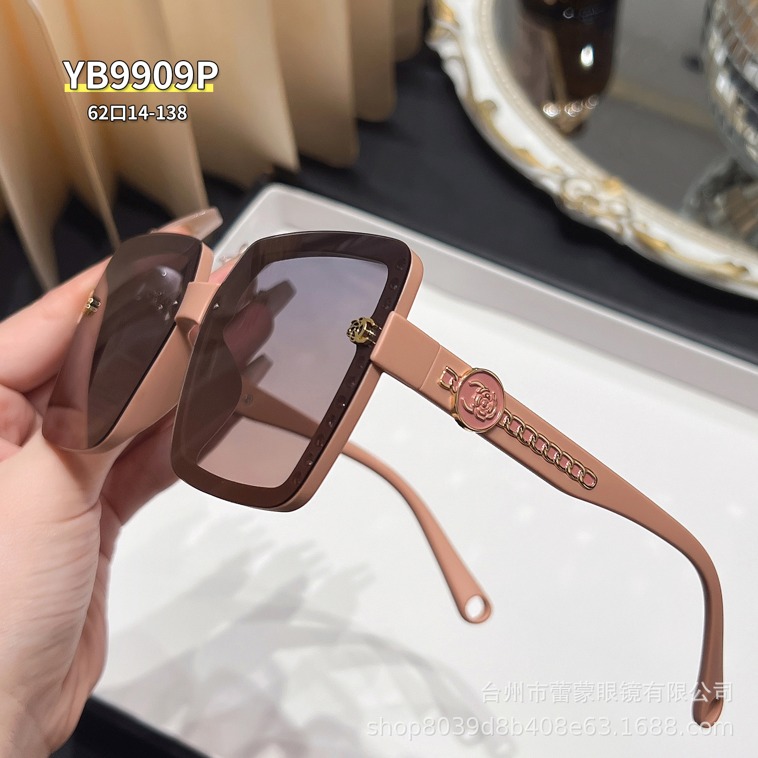 패셔너블한 선글라스, 새로운 고급형 경량 명품 편광 선글라스, 인터넷 유명인들 라이브 방송에서 히트 상품인 Douyin, Kuaishou, Xiaohongshu에서 인기 판매 상품