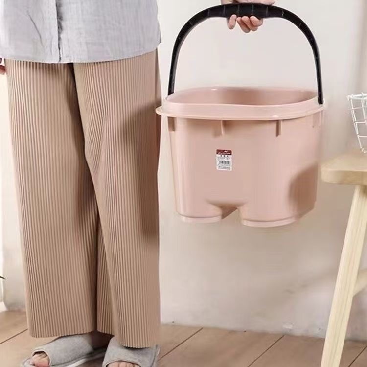 Extra-thick foot bath tub, designed for soaking feet, with a reinforced handle, for health and massage purposes, suitable for home use, dormitories, and can withstand high temperatures