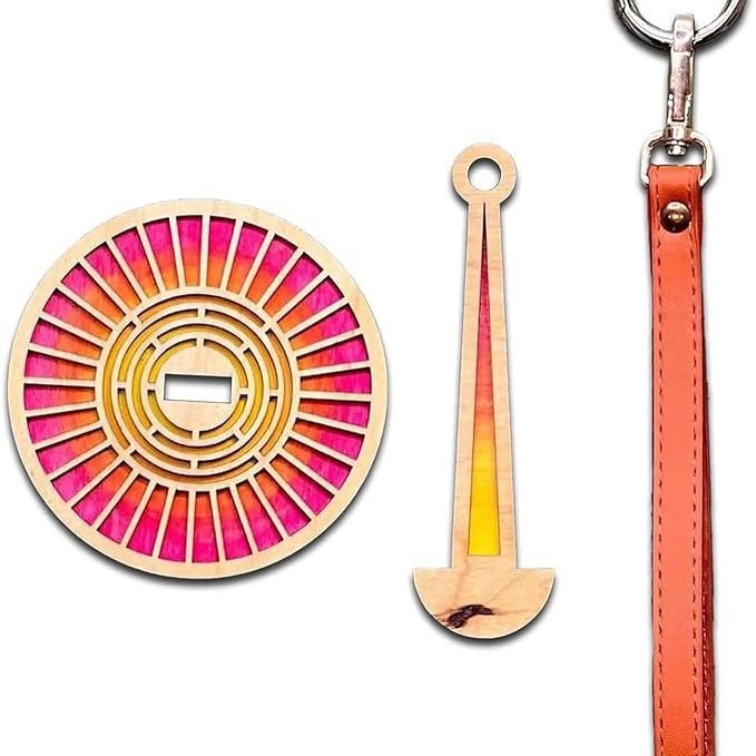 Nuevos productos transfronterizos portátiles de madera soporte de hilo de muñeca portátil Wrist Yarn Holde