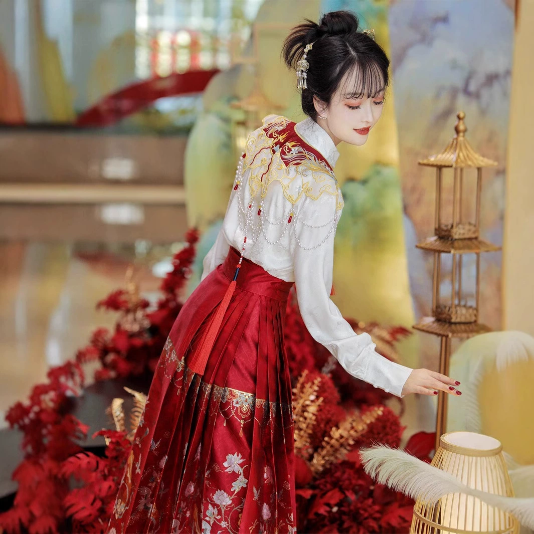 Взрослый новый костюм юбка с конским лицом Hanfu женский 2024 новый ткацкий золотой макияж цветочный красный свадебный тост
