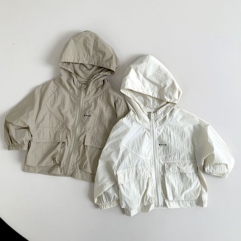 Ropa de protección solar para niños verano nuevo estilo para hombres y mujeres chaqueta ligera para bebés estilo coreano ropa de piel exterior chaqueta de punto de aire acondicionado