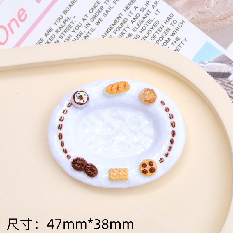 大きいカードのカラーの皿のクリームのゴムは樹脂のdiyのアクセサリの漫画のヘアピンの穴の靴を飾って部品を掛けます。