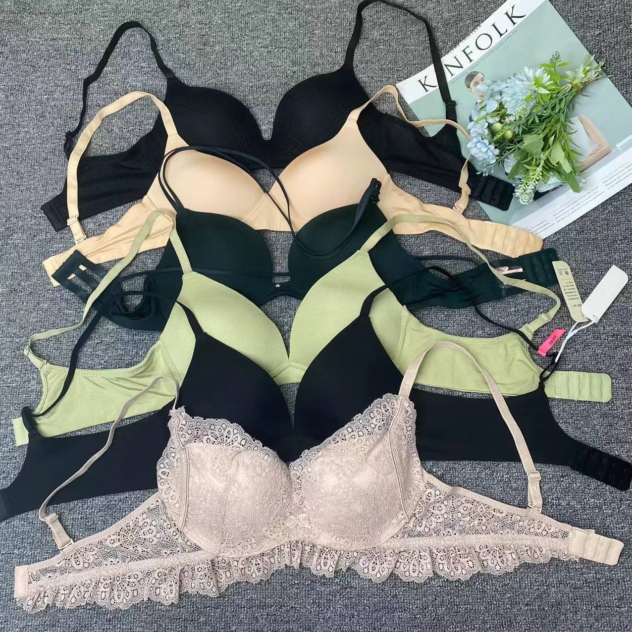 Diverso sujetador de punto de media pieza de ropa interior Nuevo Sujetador de encaje de punto inalámbrico push up mixto