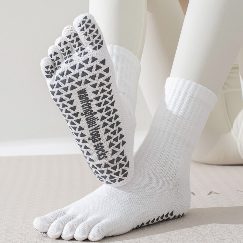 Solid Color Five-Finger Yoga Socks, Professional Non-Slip Mid-Calf Pilates Socks, Women's Special Pressure Sports Fitness Toe Socks Solid Color Five-Finger Yoga Socks, Professional Non-Slip Mid-Calf Pilates Socks, Women's Special Pressure Sports Fitness Toe Socks