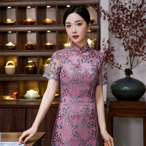 Lace Chinese dress for women oriental qipao dress Mesh embroidery and beading ladies cheongsam elegant purple mid-length banquet dress