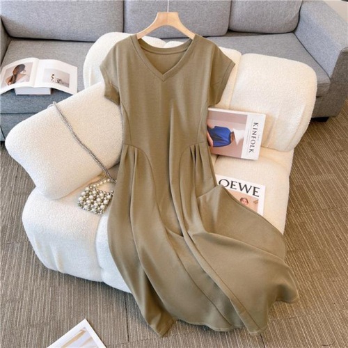 Casual and elegant V-neck short-sleeved dress for summer, large size, fat girls, pear-shaped body, waist-in, slimming, meat-covering straight skirt 