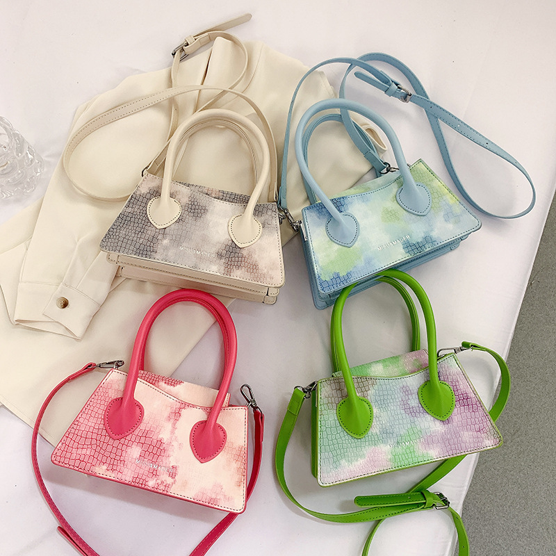 Frau Mittel Pu-Leder Krokodil Klassischer Stil Strassenmode Quadrat Magnetschnalle Umhängetasche display picture 13