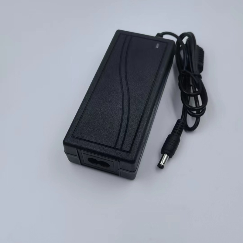 东芝笔记本电源适配器充电器 15V6A 笔记本电脑电源适配器15V4A