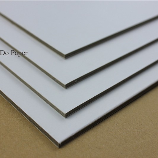 白卡纸板 1mm、2.5mm、3mm厚度，787、889mm宽度门幅