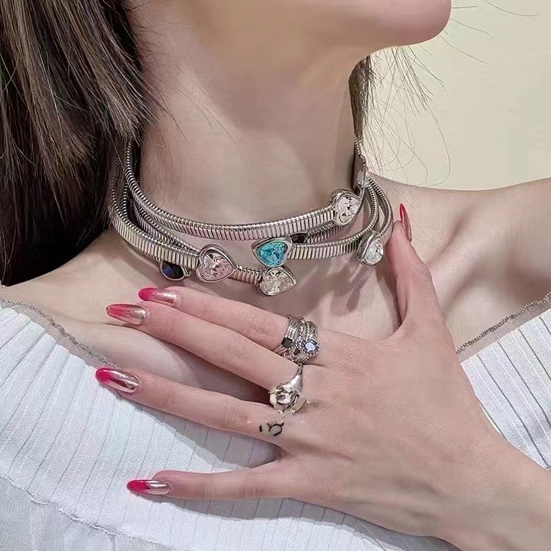 Fashion Heart Shape Stainless Steel Rhinestone Choker 1 Piece