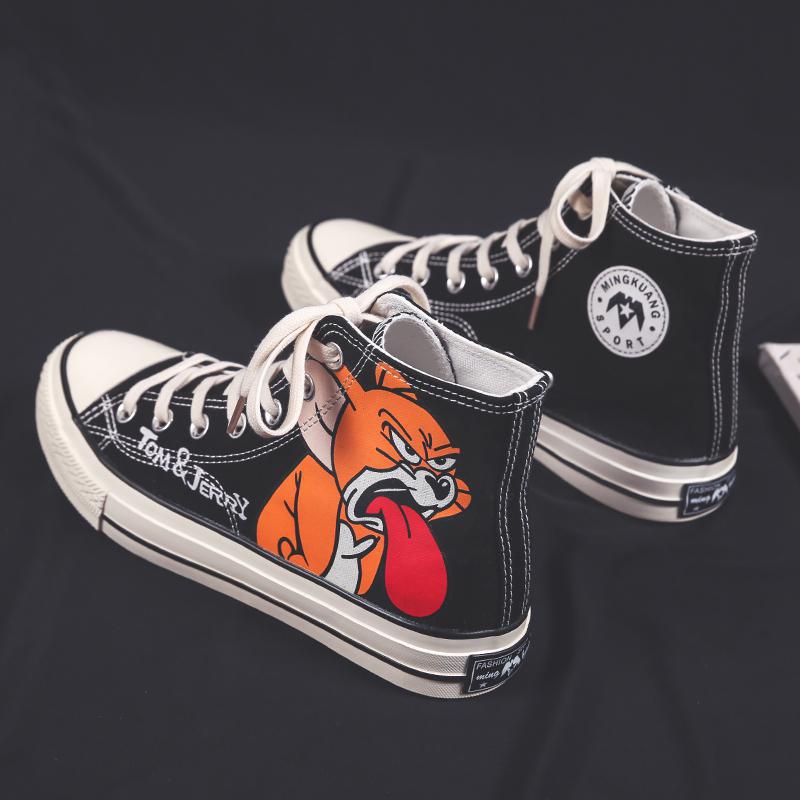 Zapatos de hombre caliente zapatos de skate 2025, cuatro temporadas nuevas zapatos de lona de gato y ratón de alta altura, tendencia de moda casual para hombres.