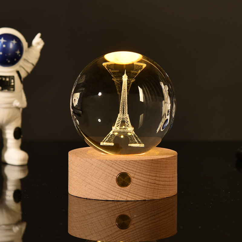 Lámpara decorativa con bola de cristal 3D | Luz nocturna LED con base de madera y grabado de galaxia o luna