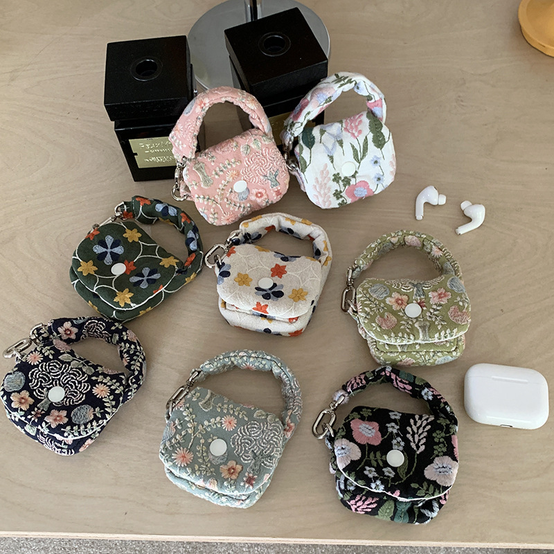 Cross-border embroidered Bluetooth earphone small bag, mini portable storage bag, small hanging bag, coin purse, soft shell earphone bag Cross-border embroidered Bluetooth earphone small bag, mini portable storage bag, small hanging bag, coin purse, soft shell earphone bag
