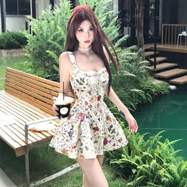 韩系精致感甜辣妹碎花吊带公主裙新款小个子纯欲风度假显瘦连衣裙