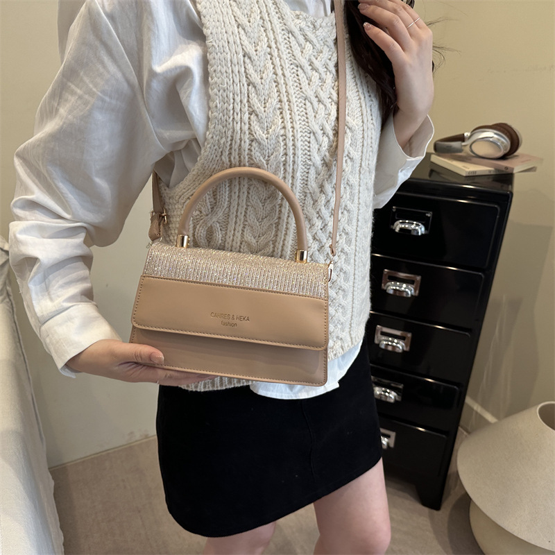 2026 nuevo comercio exterior transfronterizo primavera y verano moda moda retro cadenas de bloqueo ocio bolso de hombro