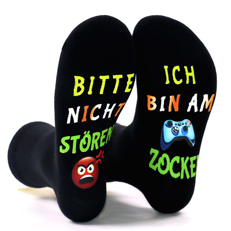 新品德文游戏请勿打扰中筒棉袜欧美跨境休闲运动袜脚底字母烫印袜
