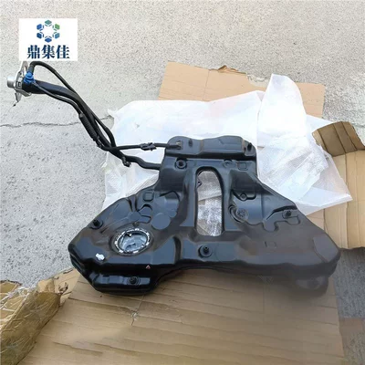 060 C, Fuel tank