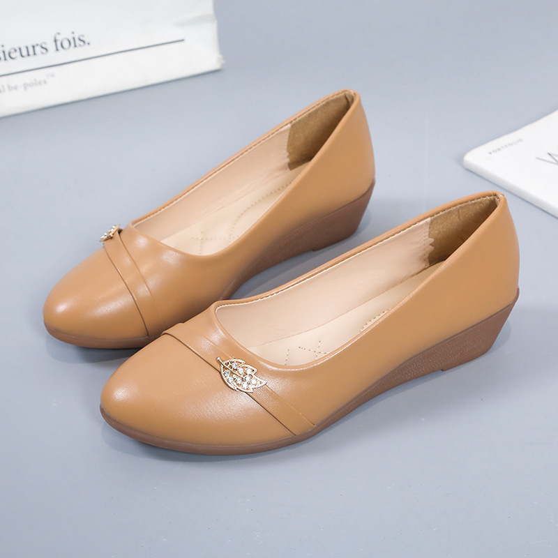 2024新款尖头妈妈鞋皮鞋软底软面单鞋舒适百搭平底豆豆鞋夏