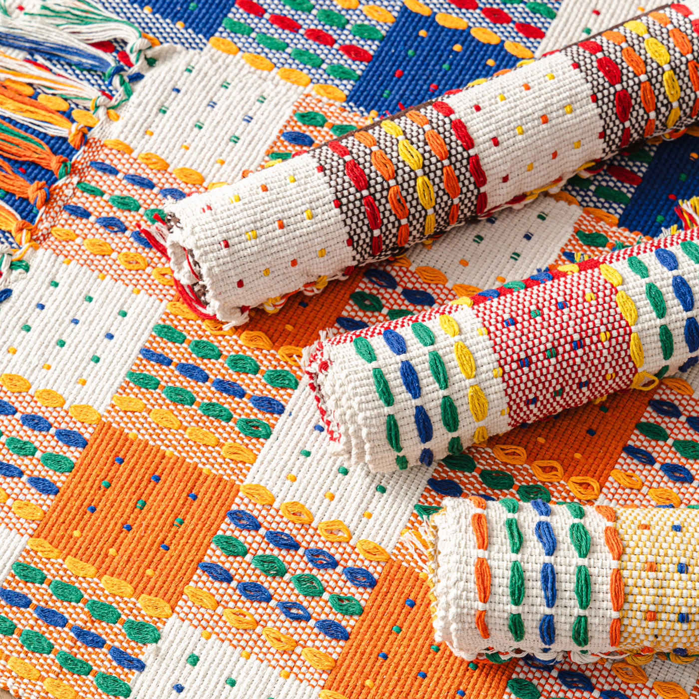 Ethnic Style Colorful Floor Mat, Pure Cotton Hand-Woven Carpet, Home Foot Mat, Tassel Decoration, Bedside Table Cover, Table Mat