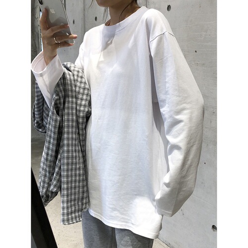 White long-sleeved T-shirt for women with pure cotton, mid-length, loose fit, oversized design, suitable for outerwear or innerwear, autumn top for plus-size women