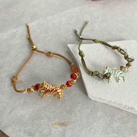 项链;耳环;耳钉