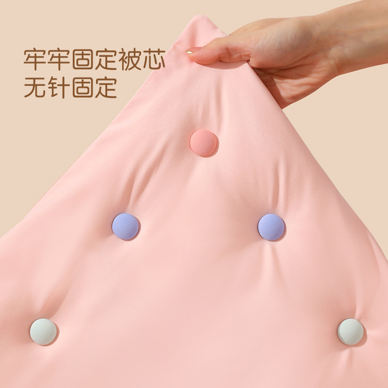 布を包む綿糸の掛け布団の固定器の肌に傷がないので、走るのを防ぎます。学生家庭用の厚い布団の固定器を取り外します。|undefined