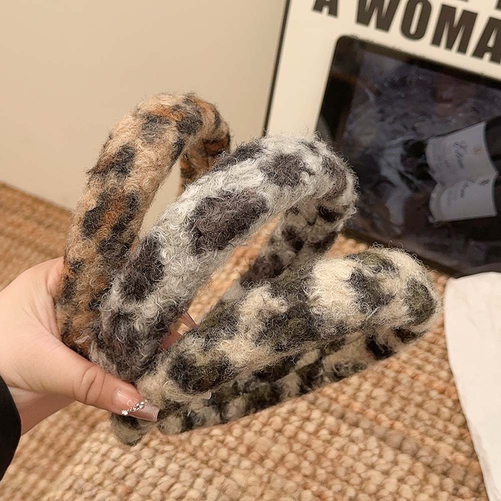 Otoño y invierno de alta calidad cordero estampado leopardo nuevo estilo de moda cabeza de cabeza de alto cinturón de peluche universal fuera de la tarjeta de pelo