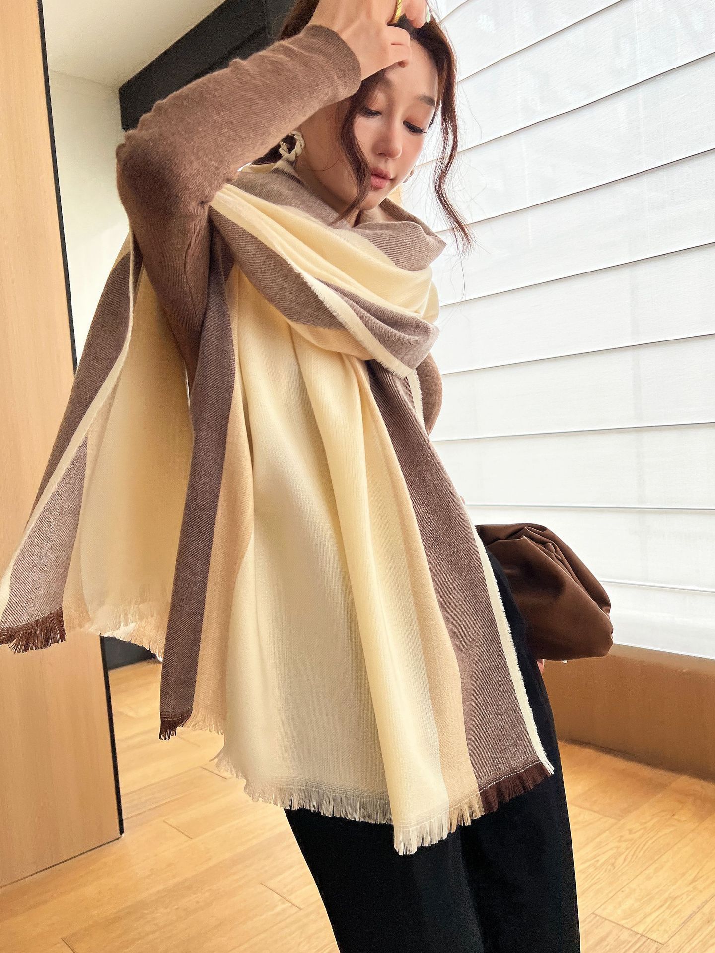 2023 Herfst/Winter Nieuwe Wol Jacquard Sjaal Dames Koreaanse Editie Eenvoudige en Veelzijdige Streep Verdikte Sjaal Warme Hals_voghion.com
