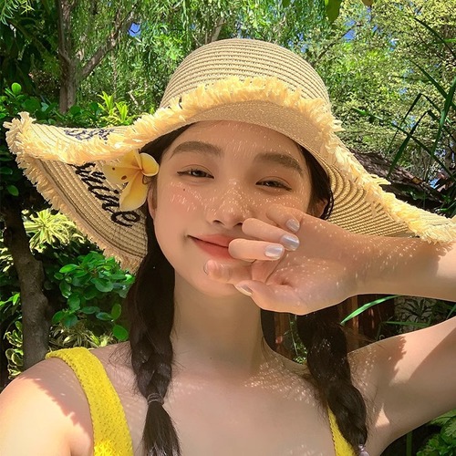 Sun Hat for Beach Vacation with Large Brim, Sunny Hat for Women, 2025 Spring and Summer New Arrival, Sunshade, French Weave Straw Hat, Fashionable
