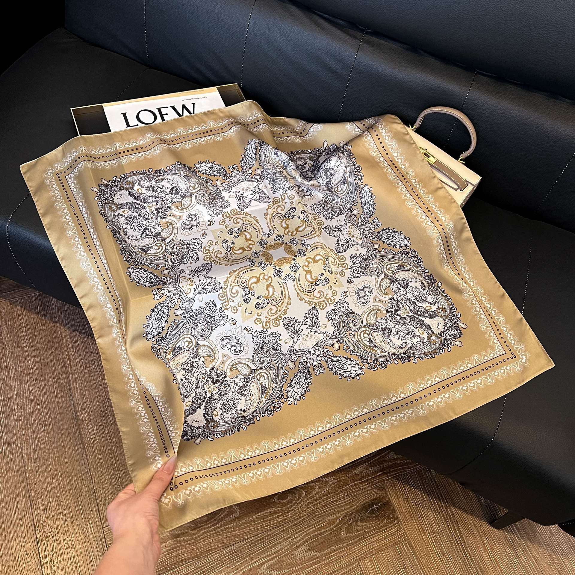 Transfronterizos nuevos bufandas de seda azul de alto nivel de seda cuadrada de simulación bufandas de moda de decoración de moda de combinación bolsa correa de pelo bufandas profesionales