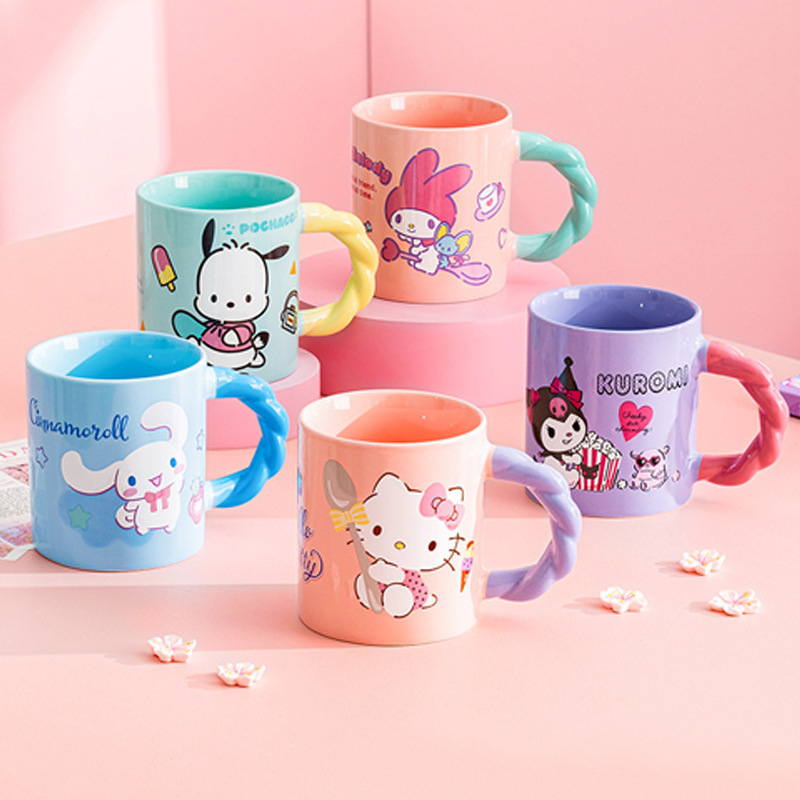 Taza Sanrio Taza de cerámica de alto valor Taza con mango para el hogar Taza de agua de pareja Taza de café linda Taza de leche