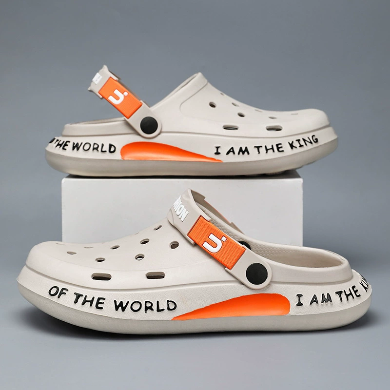 Водитель водит специальные пещерные туфли для мужчин летом