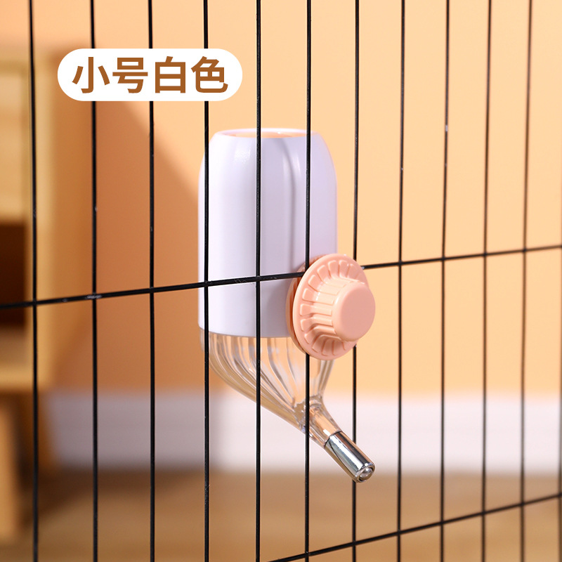 Q linda fuente de bebida para mascotas colgando alimentador automático de agua anti-Splash boca no húmeda Bola de agua para mascotas taza ventas directas de la fábrica