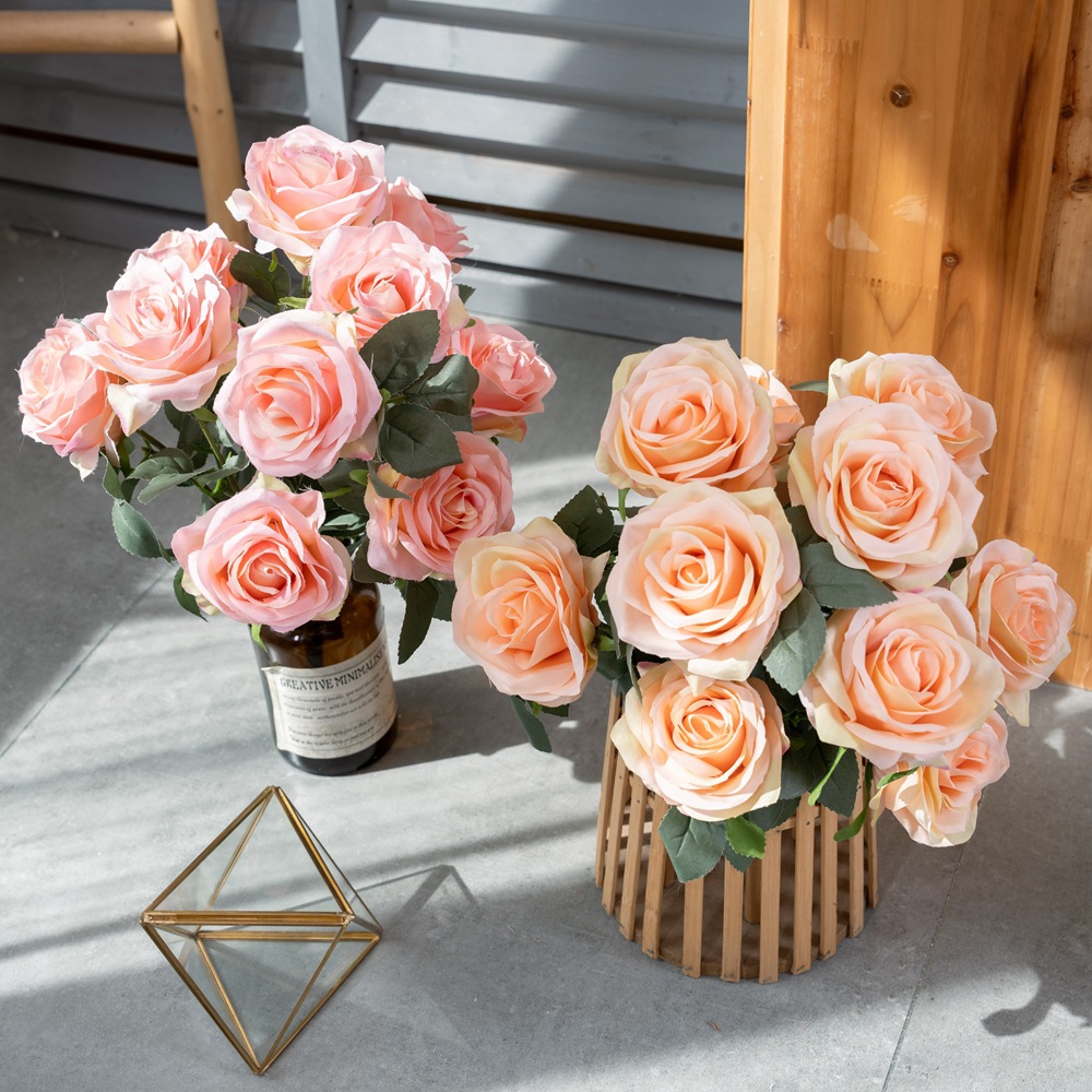 Manufacturer's Hand Held Flower Bouquet of 10 Red Roses Artificial Plants for Export Home Decoration Wedding Artificial Flowers MW23313